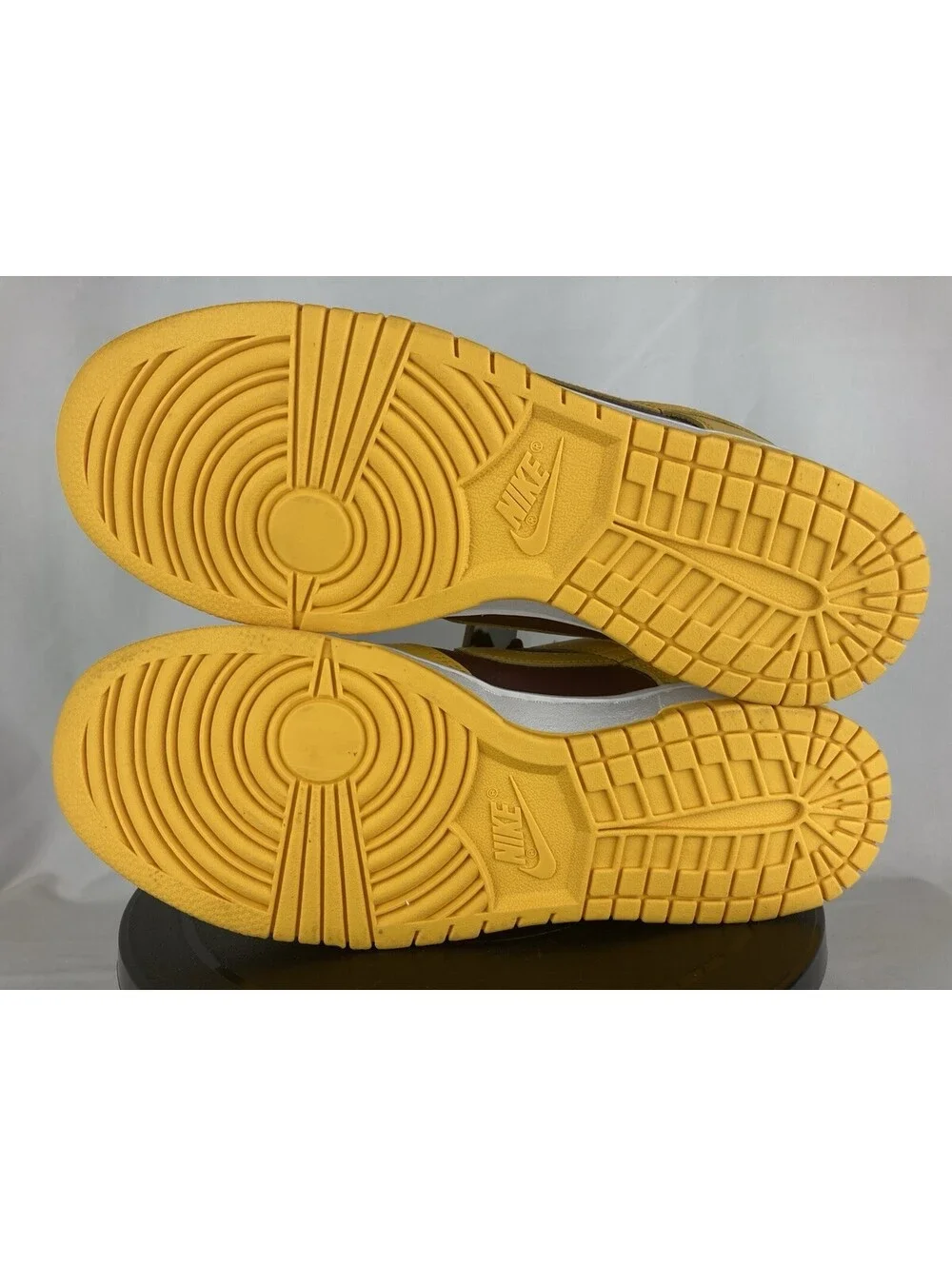 NEW Men’s Size 9.5 Nike Dunk Low Arizona State Sundevils Maroon Gold DD1391-702